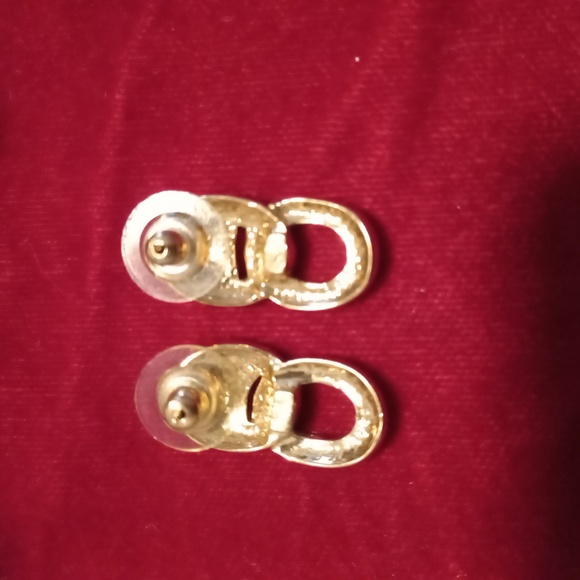 Earrings - Picture 2 of 3